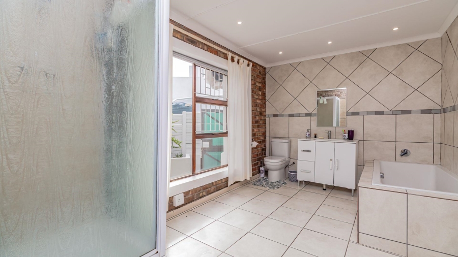 5 Bedroom Property for Sale in Dana Bay Western Cape